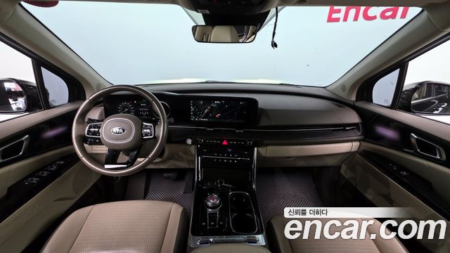 Kia Carnival — interior