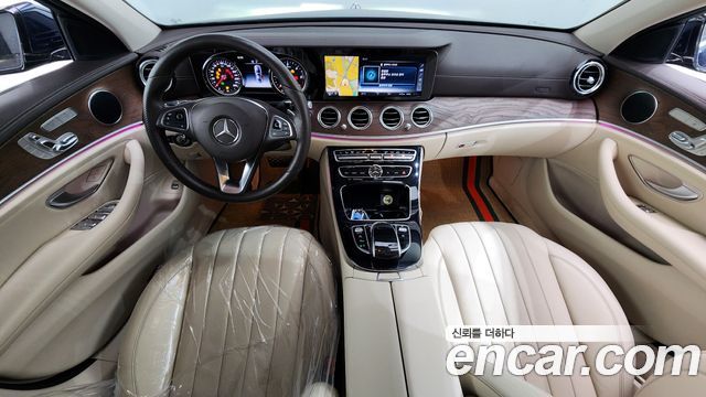 Mercedes-Benz E-Class — interior