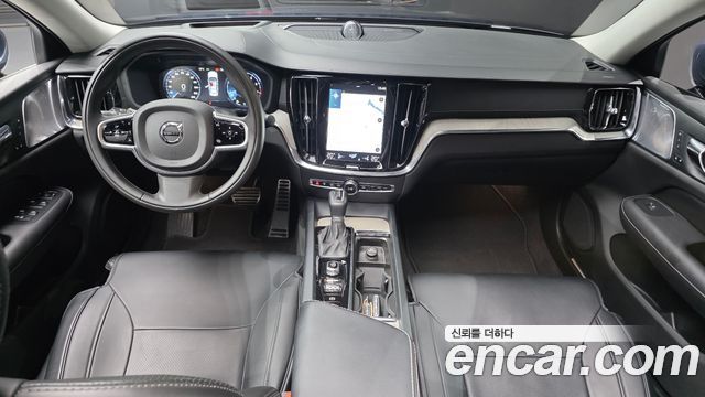 Volvo S60 — interior