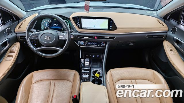 Hyundai Sonata — interior