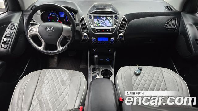 Hyundai Tucson — interior