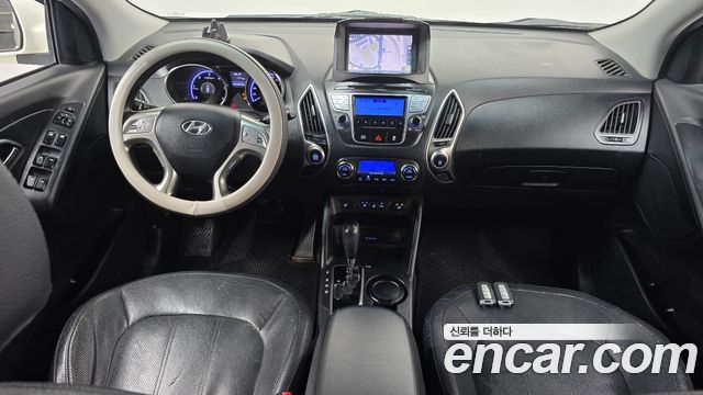 Hyundai Tucson — interior