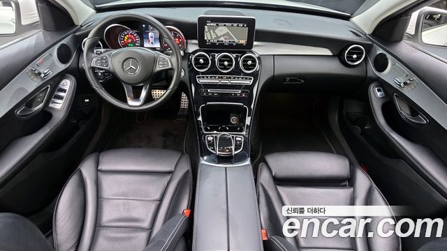Mercedes-Benz C-Class — interior