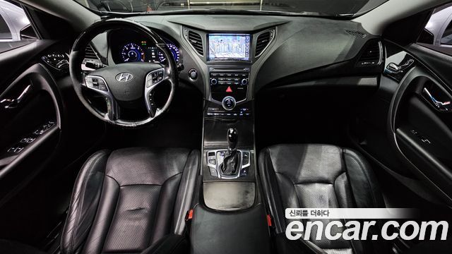 Hyundai Grandeur — interior