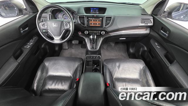 Honda CR-V — interior
