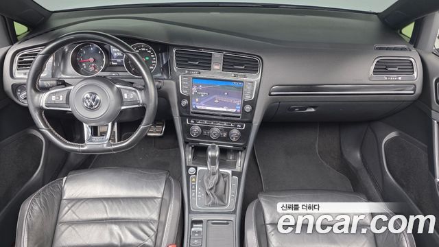 Volkswagen Golf — interior