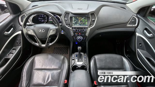 Hyundai Santa Fe — interior