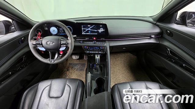 Hyundai Avante — interior