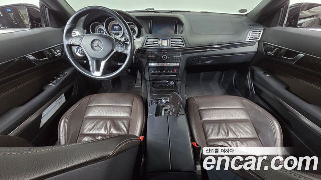 Mercedes-Benz E-Class — interior