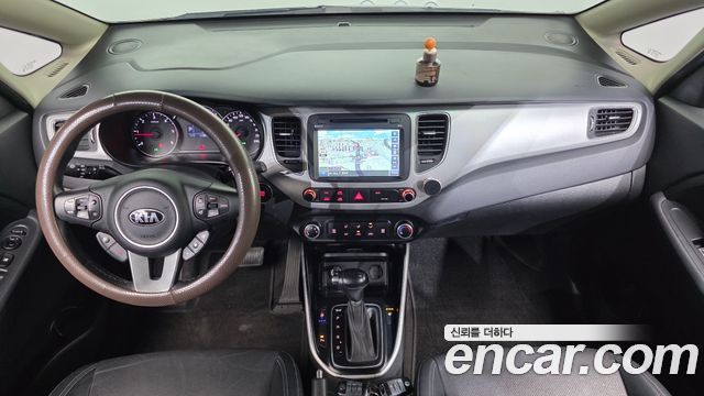 Kia Carens — interior
