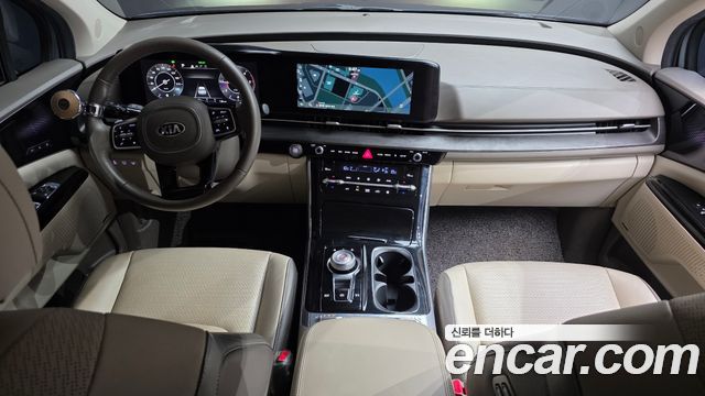Kia Carnival — interior