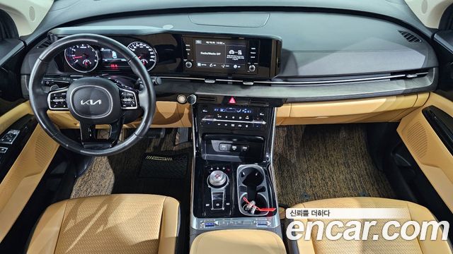 Kia Carnival — interior
