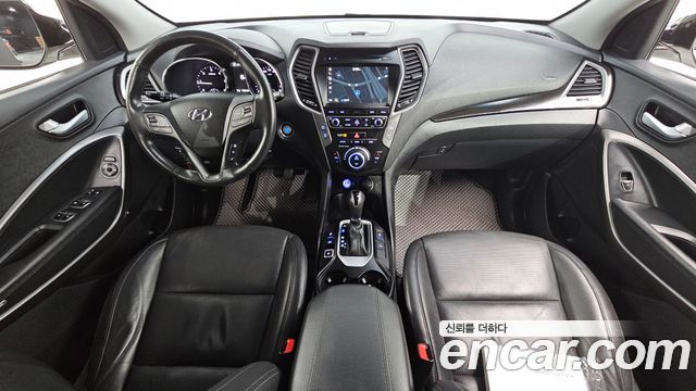 Hyundai Santa Fe — interior