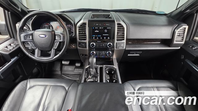 Ford F-150 — interior