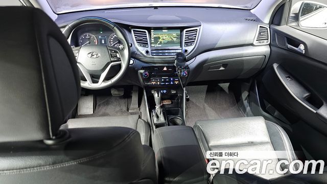Hyundai Tucson — interior