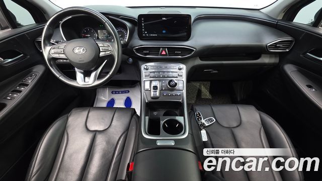 Hyundai Santa Fe — interior