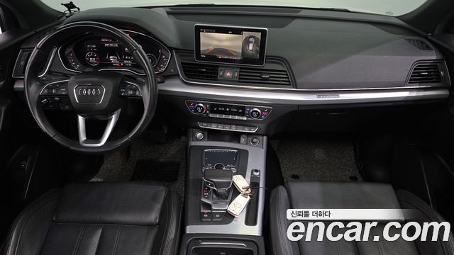 Audi Q5 — interior