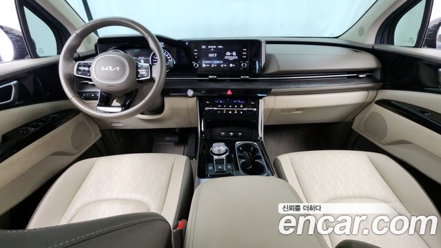 Kia Carnival — interior