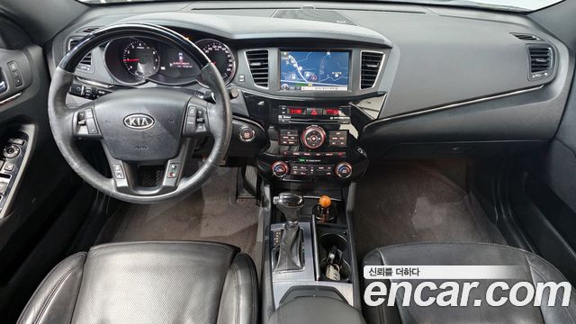Kia K7 — interior