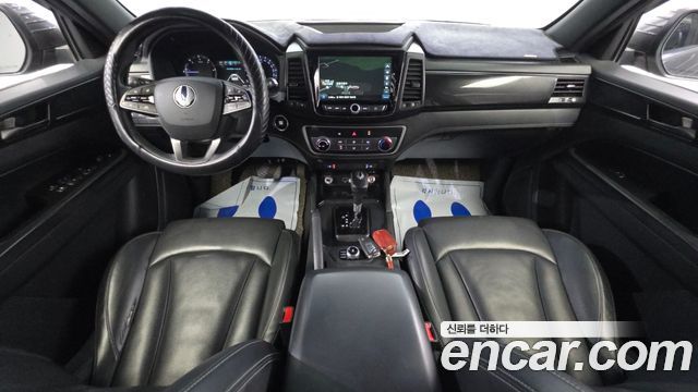 KG Mobility Rexton — interior