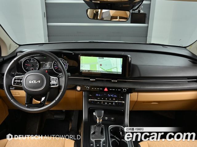 Kia Carnival — interior