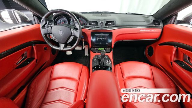 Maserati GranTurismo — interior