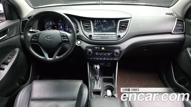 Hyundai Tucson — interior