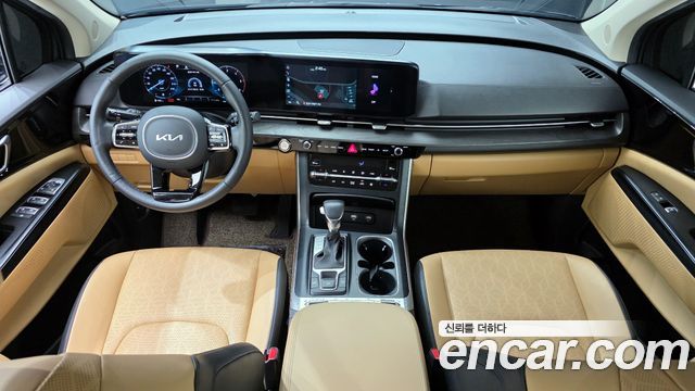 Kia Carnival — interior