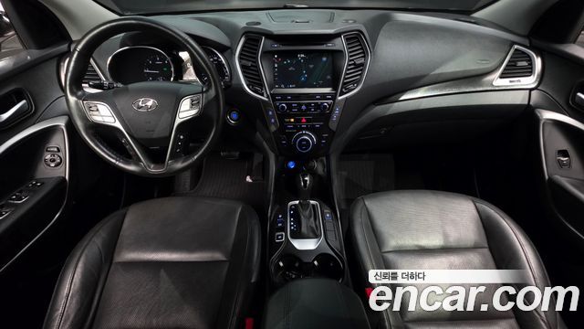 Hyundai Santa Fe — interior