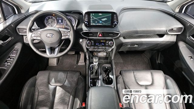Hyundai Santa Fe — interior