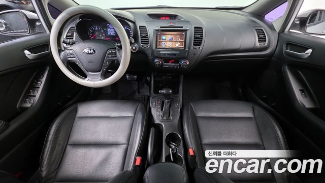 Kia K3 — interior