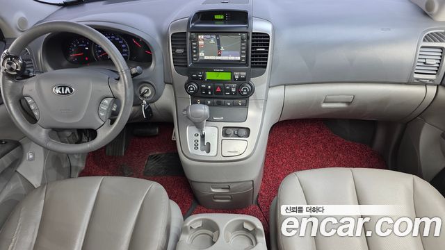 Kia Carnival — interior