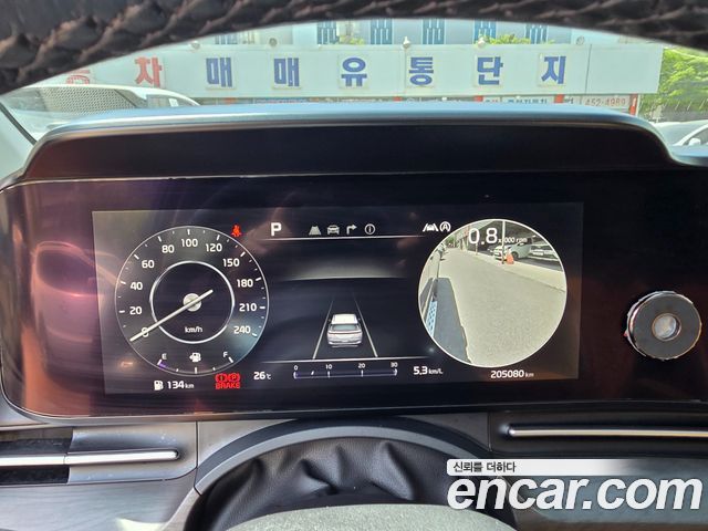 Kia Carnival — interior