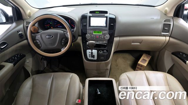 Kia Carnival — interior
