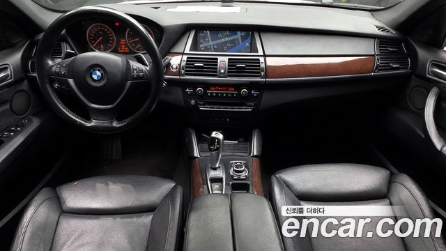 BMW X6 — interior