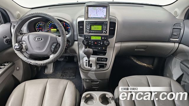 Kia Carnival — interior