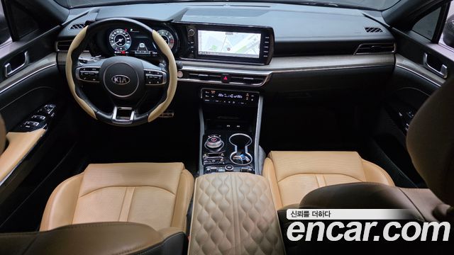 Kia K5 — interior