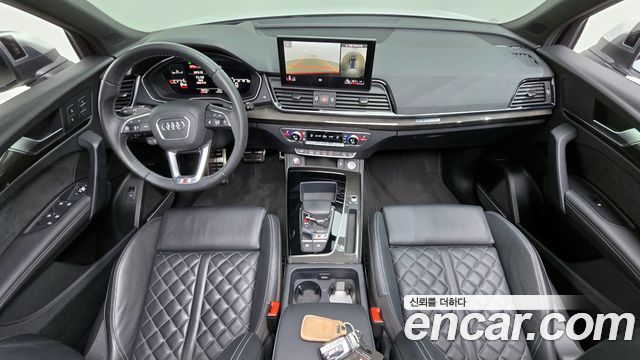 Audi SQ5 — interior