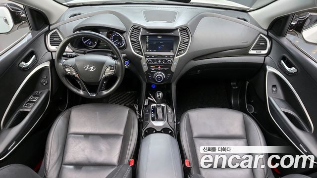 Hyundai Santa Fe — interior
