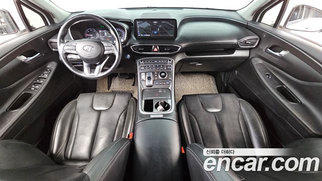 Hyundai Santa Fe — interior