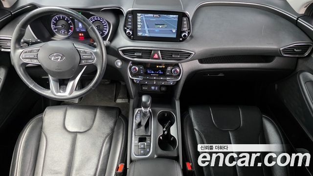 Hyundai Santa Fe — interior