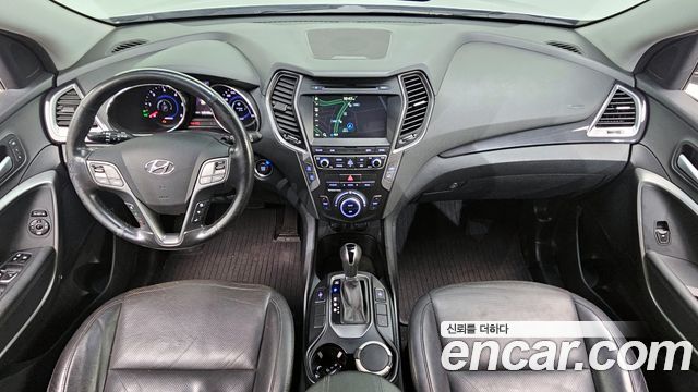 Hyundai Santa Fe — interior