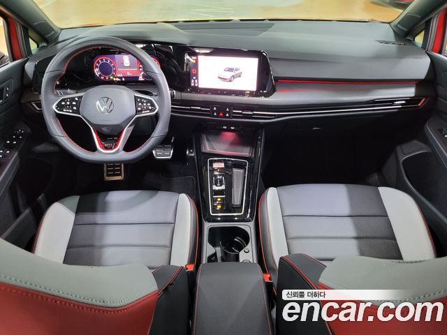 Volkswagen Golf — interior