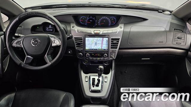 KG Mobility Korando — interior
