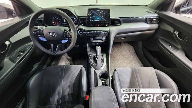 Hyundai Veloster — interior