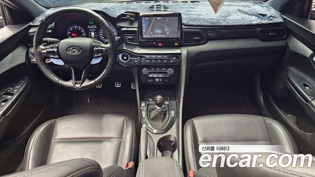 Hyundai Veloster — interior