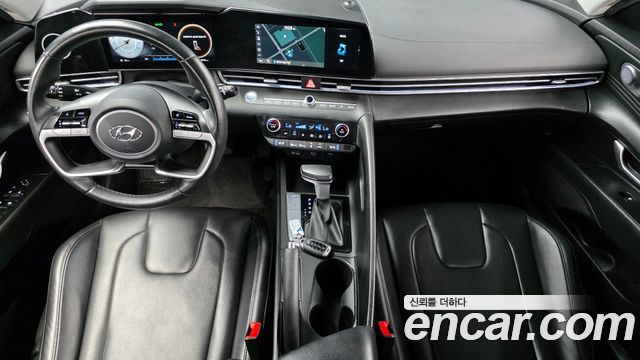 Hyundai Avante — interior