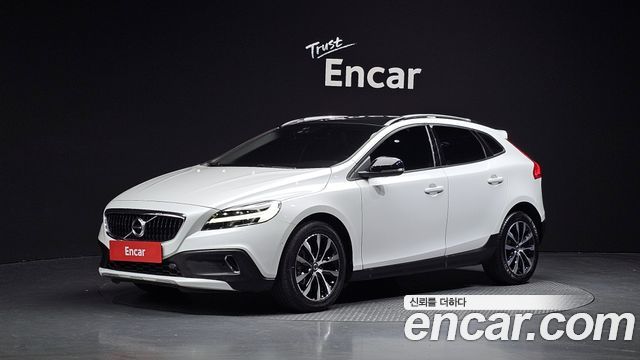 Volvo V40 — exterior