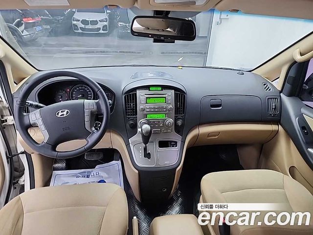 Hyundai Starex — interior