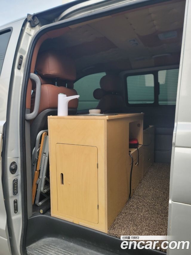 Hyundai Starex — interior